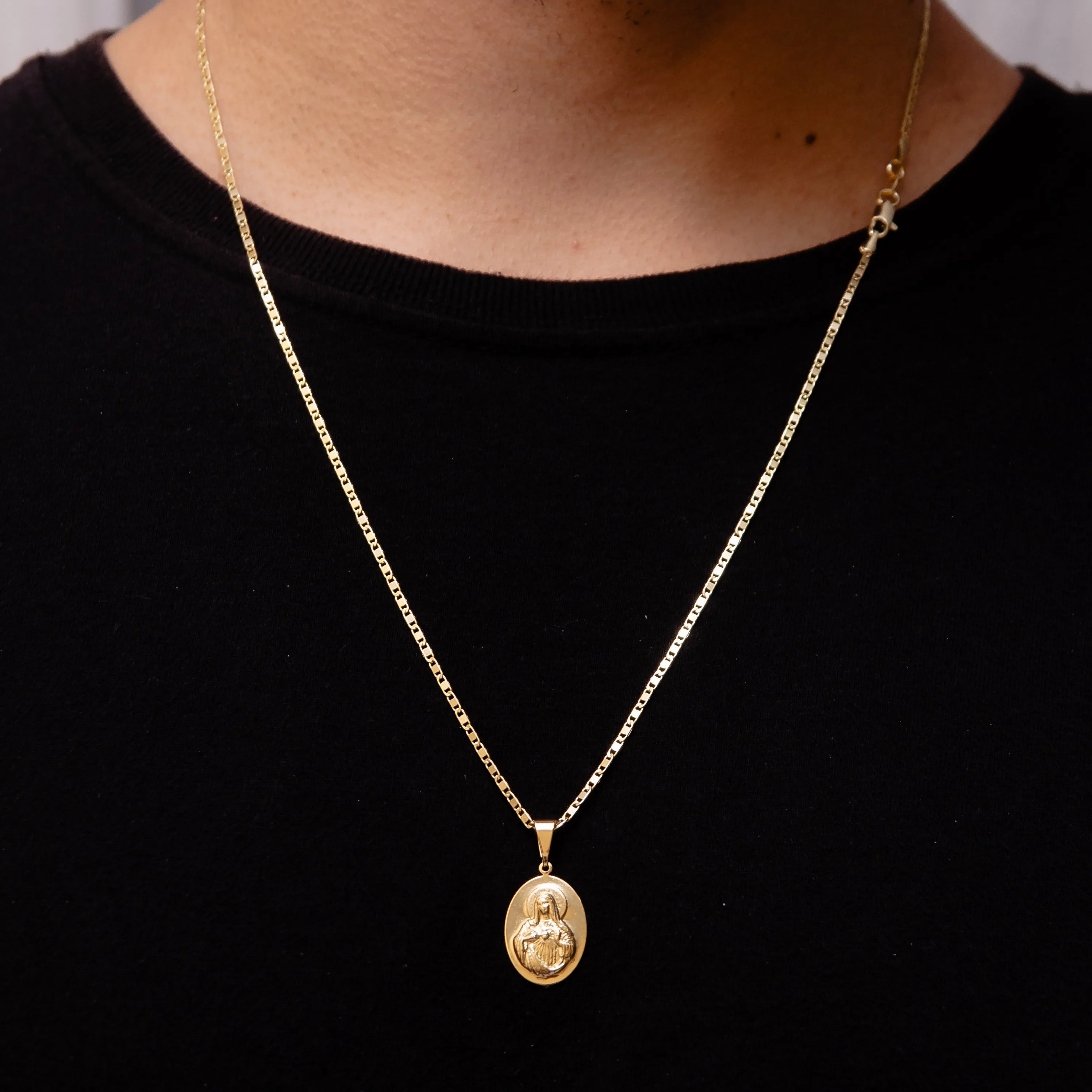 Corrente Piastrine 2mm com Pingente SCDJ Banhado a Ouro 18k